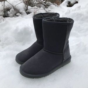 Uggs - Size 9 - Gray